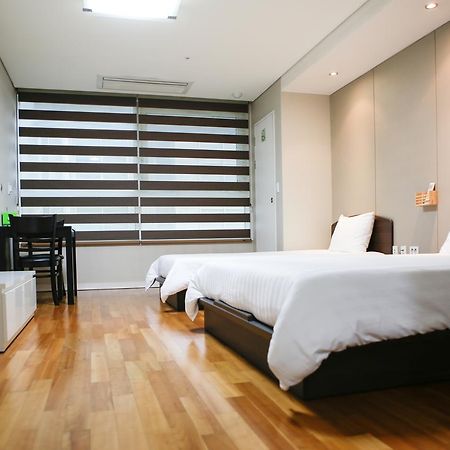 Hostel Coco Seoul Bagian luar foto