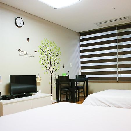 Hostel Coco Seoul Bagian luar foto