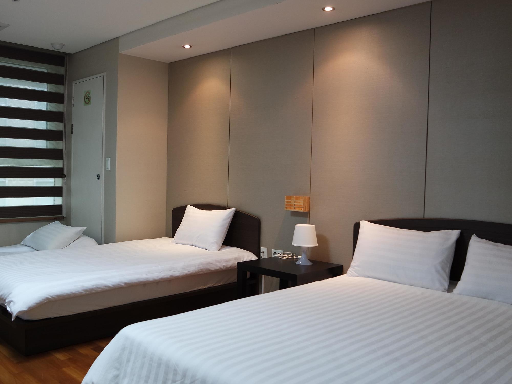 Hostel Coco Seoul Bagian luar foto