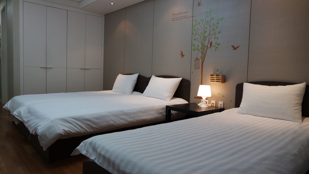 Hostel Coco Seoul Bagian luar foto