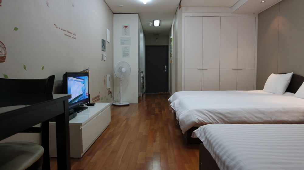 Hostel Coco Seoul Bagian luar foto