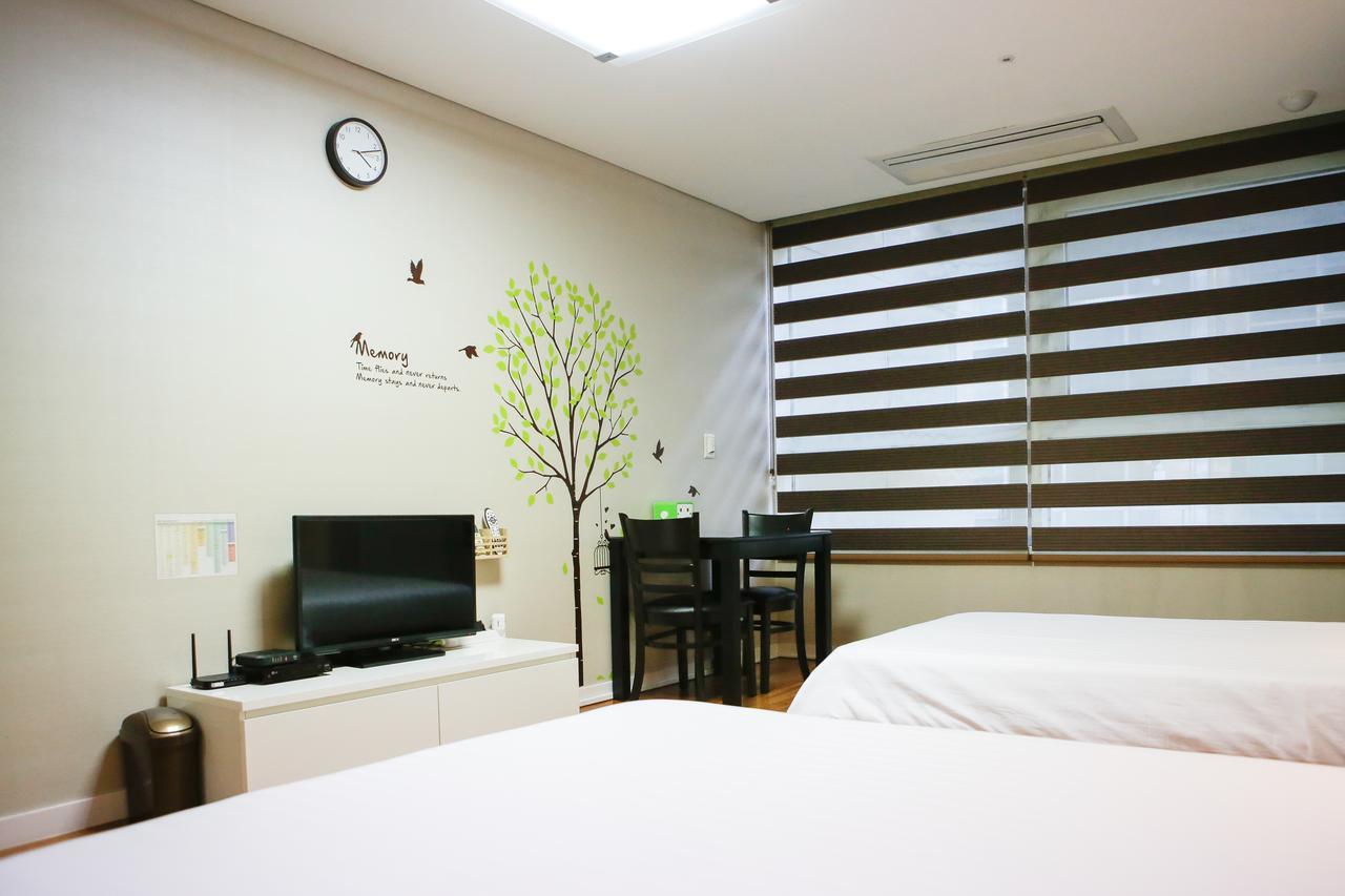 Hostel Coco Seoul Bagian luar foto