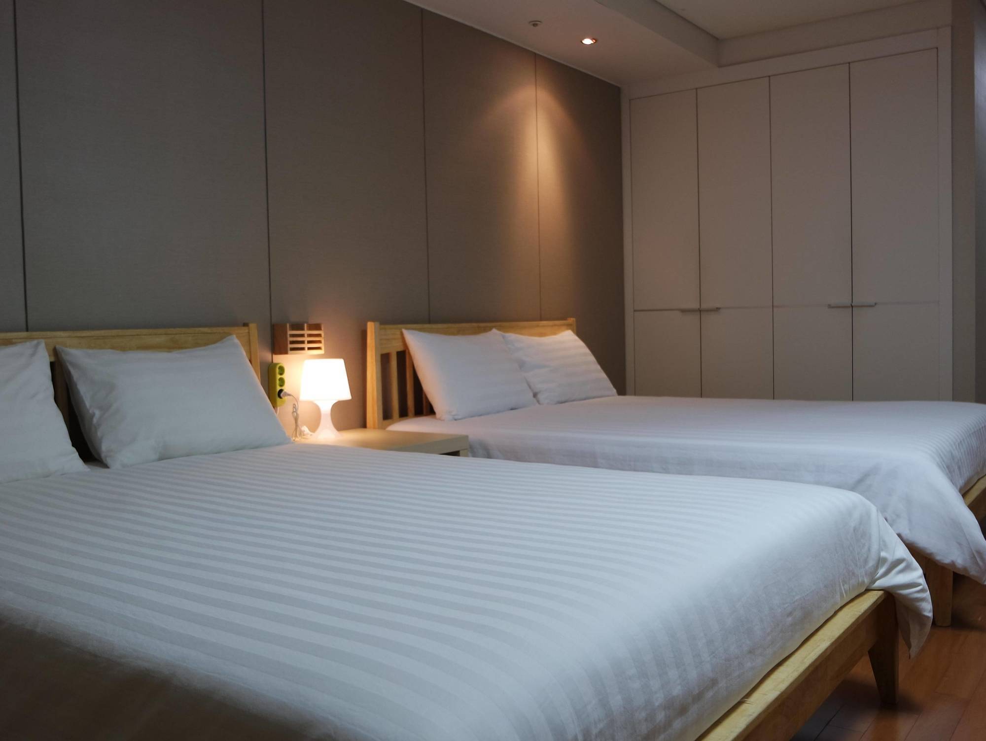 Hostel Coco Seoul Bagian luar foto